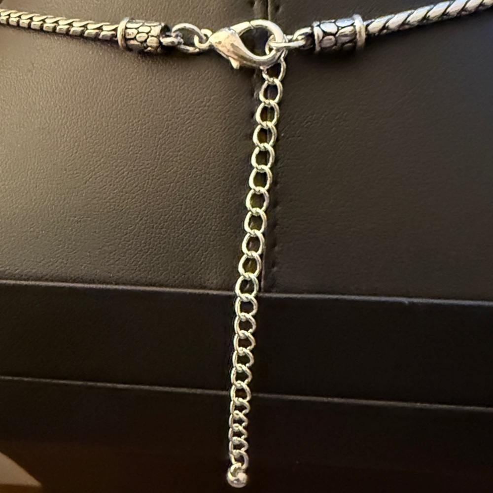 Necklace & Earring Set in Silver Tone/Black with Pebble Finish. - Picture 5 of 9
